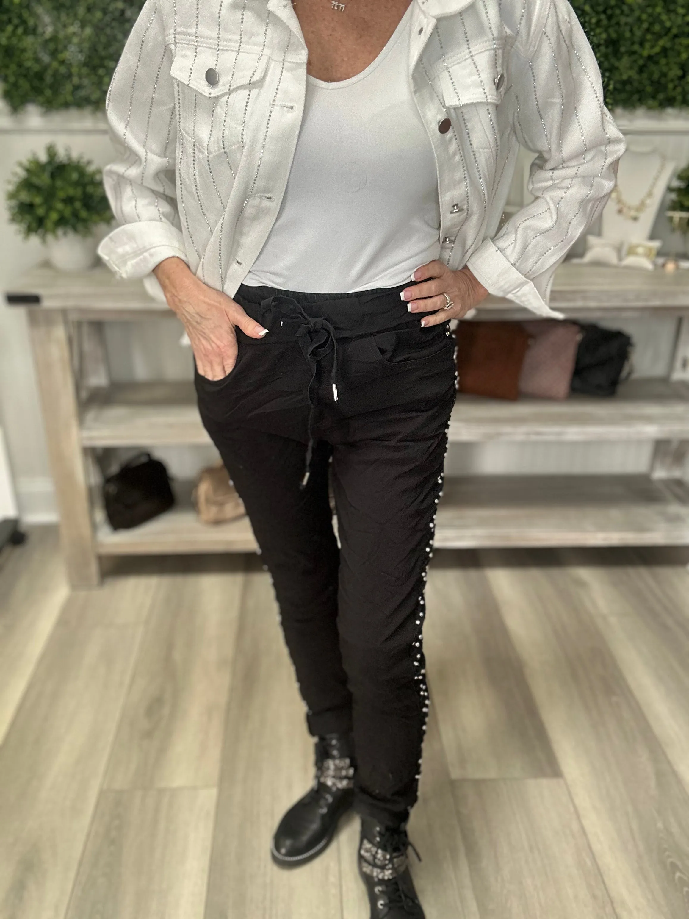 Jogger with Beveled Stone Side Detail